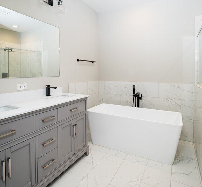 Building Photo - 417 Stonework Garden Ln