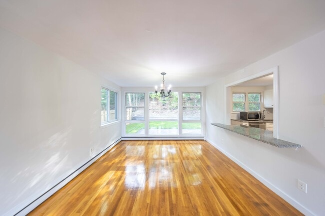 Building Photo - 119 Chestnut St