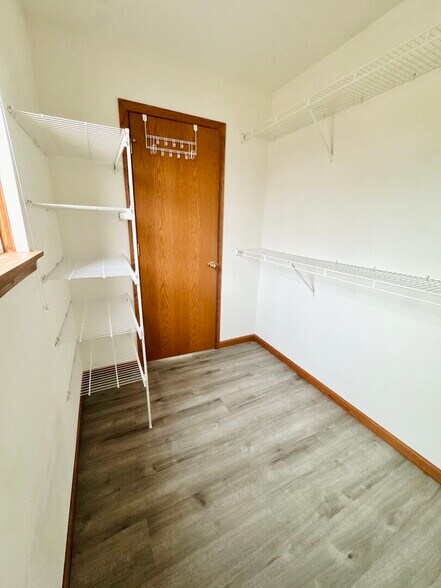 Building Photo - 2016 Harrison Ave