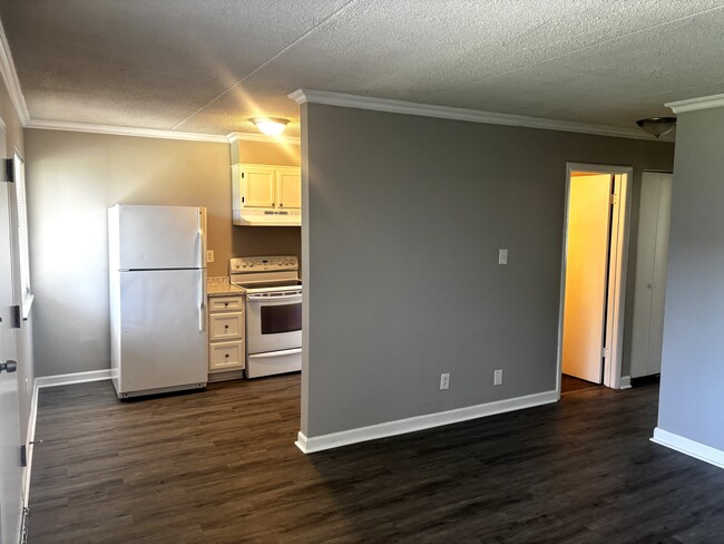 Building Photo - 2733 Jersey Ave
