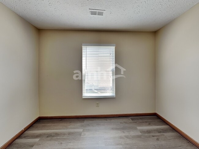 Building Photo - 4930 Kingpin Dr