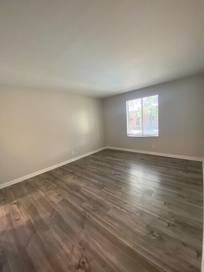 Building Photo - 3600 Hillsboro Pike