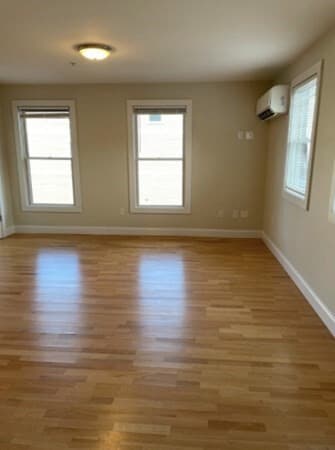 Building Photo - 338 W Broadway