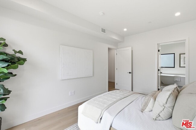 Building Photo - 3842 Don Tomaso Dr