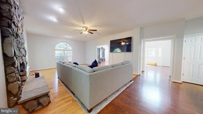 Building Photo - 9811 Fendale Ln