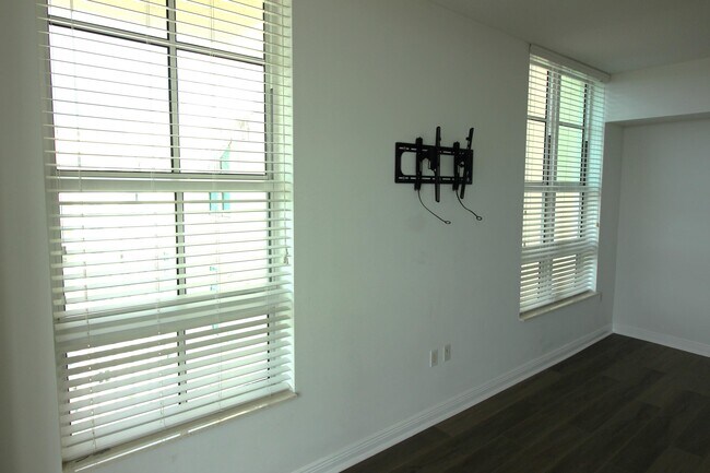 Building Photo - 350 N Federal Hwy