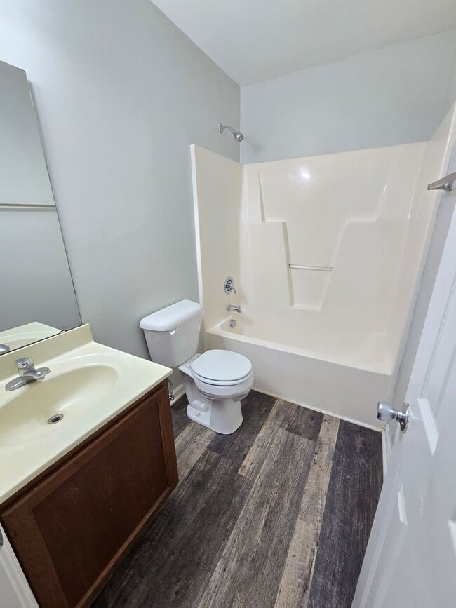 Building Photo - Cozy Apartment for Rent!