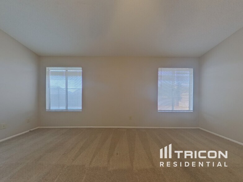 Building Photo - 7937 W Windrose Dr