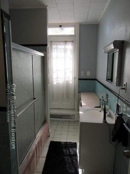 Building Photo - 343 K St