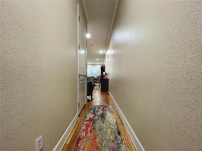 Building Photo - 3210 W Horatio St