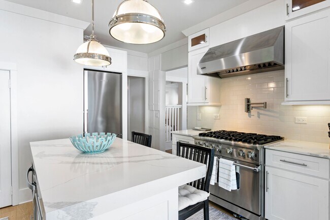 Building Photo - 141 Australian Ave