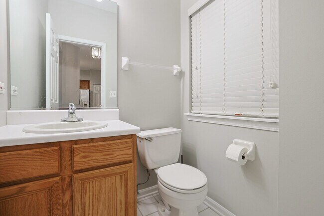 Building Photo - 145 Farmgate Dr