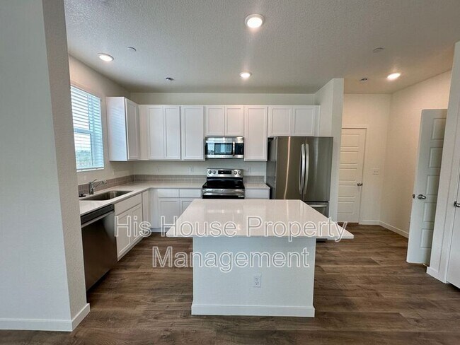 Building Photo - 3912 Pinnacles Ct