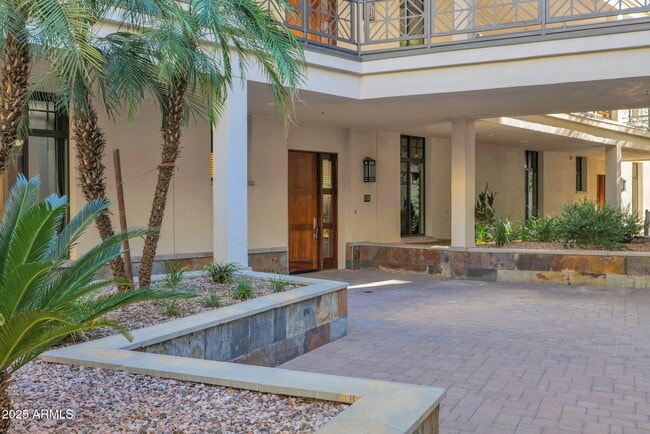 Building Photo - 8 Biltmore Estates Dr