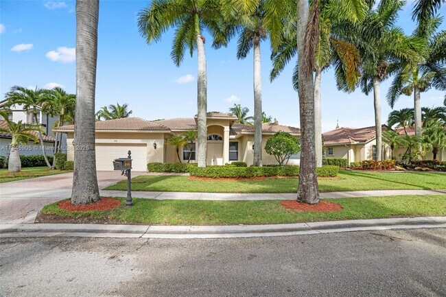 Building Photo - 896 Marina Dr