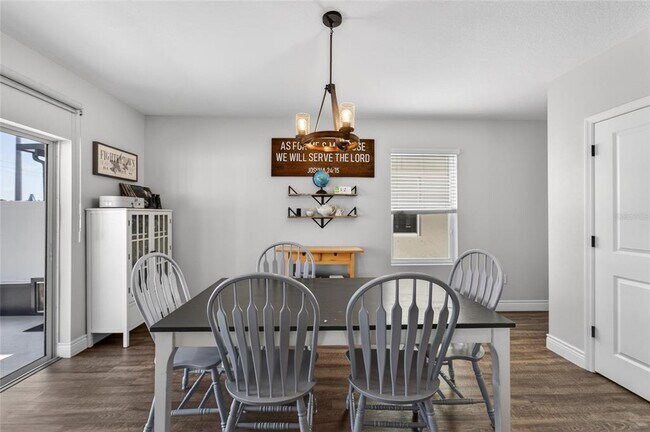 Building Photo - 11176 Leland Groves Dr