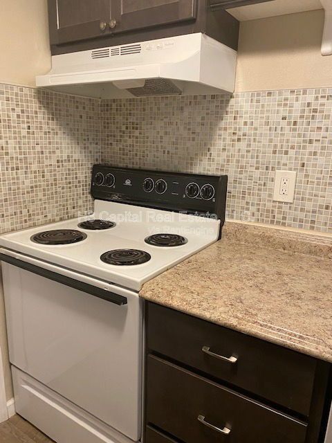 Building Photo - 31 Rosehaven Dr