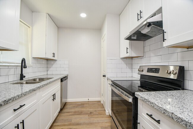 Building Photo - 5709 Arthington Ave