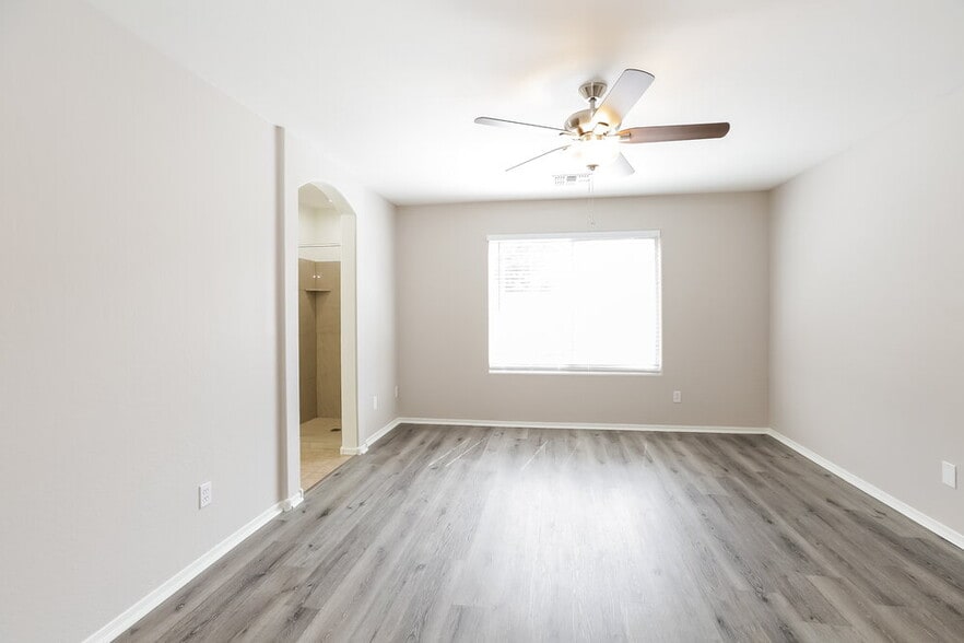 Building Photo - 3429 S 95th Dr