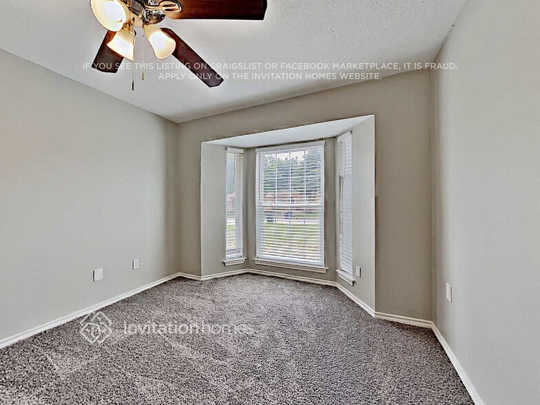 Building Photo - 22 Alamosa Dr