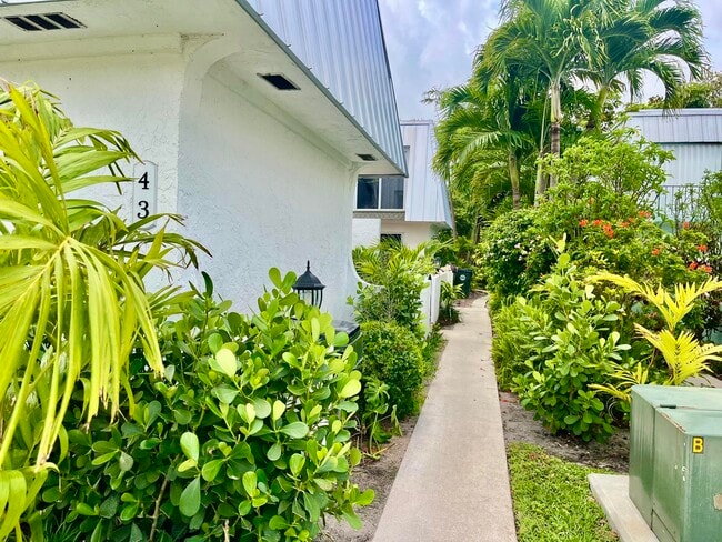 Building Photo - 106 Linda Ln