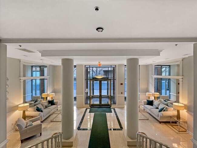 Lobby - 1050 N Taylor St