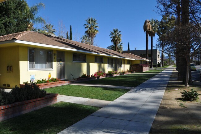 Building Photo - 560 Cajon St