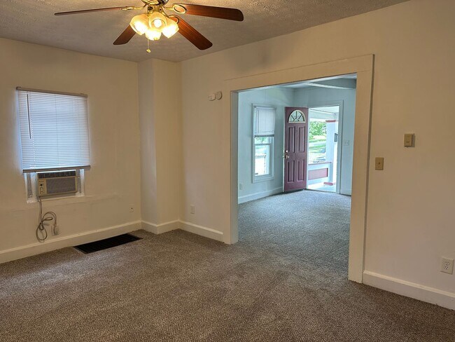 Building Photo - 2497-2499-2499 Adams Ave