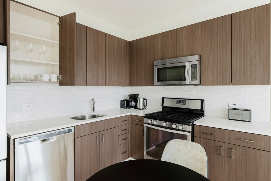 Building Photo - 340 E North Water St