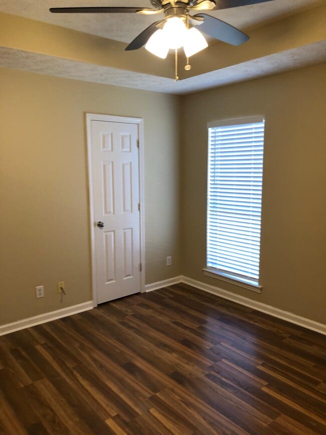 Building Photo - 5817 Brewbaker Blvd