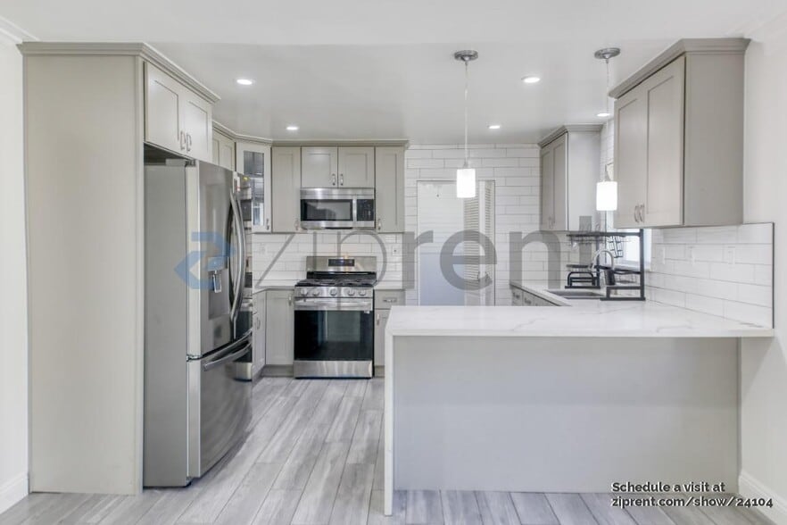 Building Photo - 1301 Prado St