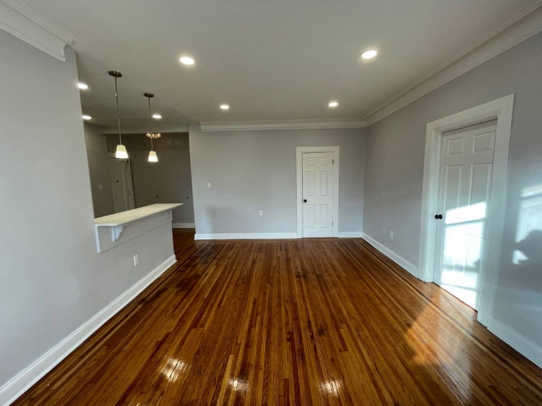 Building Photo - 610 Salem Ave