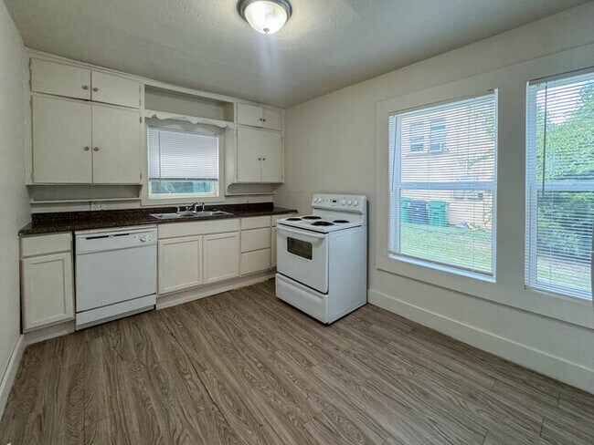 Building Photo - 609 Amarillo St