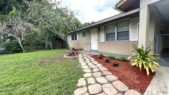 Primary Photo - 6831 Eastview Dr