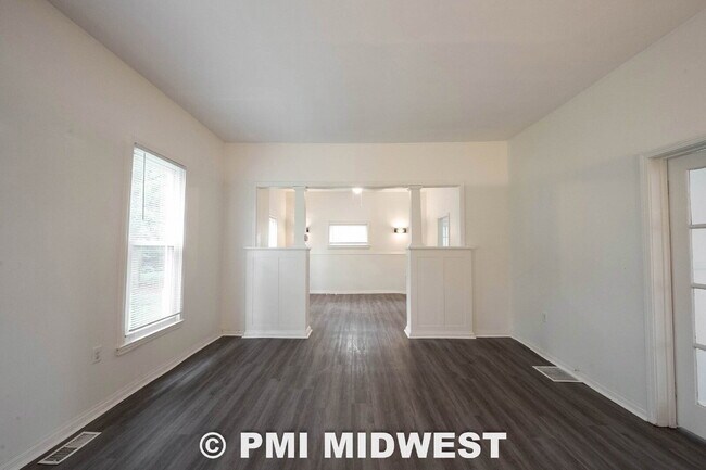 Building Photo - "Charming 3-Bedroom Home with Spacious Layout in Indianapolis!"