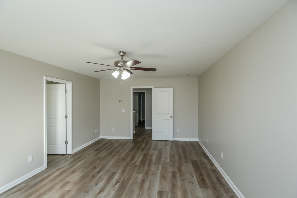 Building Photo - 213 Hollyhock Ln