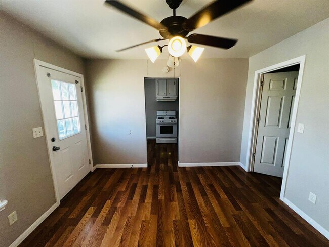 Building Photo - 815 Pennsylvania St