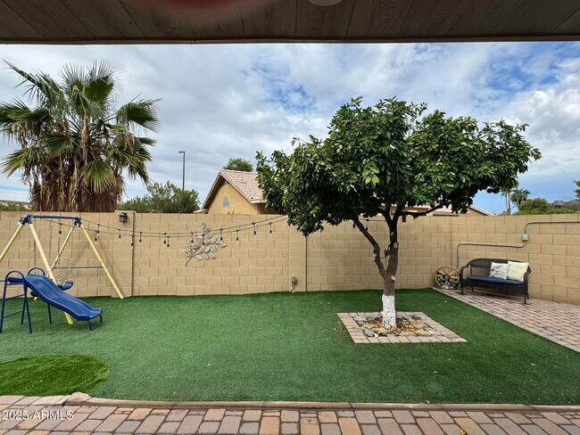 Building Photo - 820 N Owl Dr