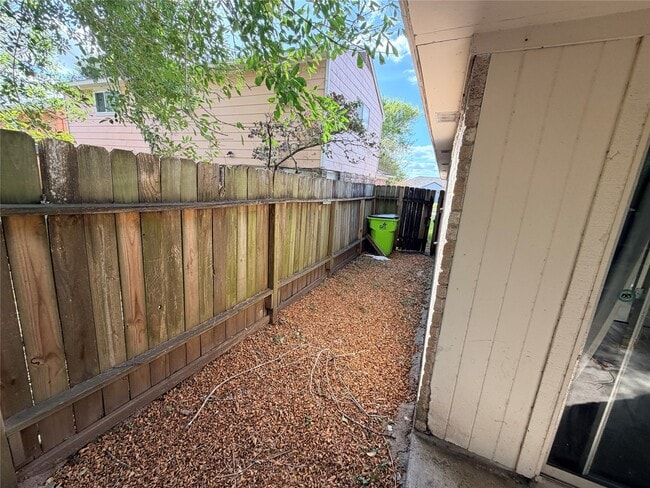 Building Photo - 1367 Gentle Bend Dr