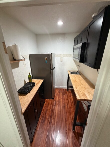 Building Photo - 3928 N Dream St