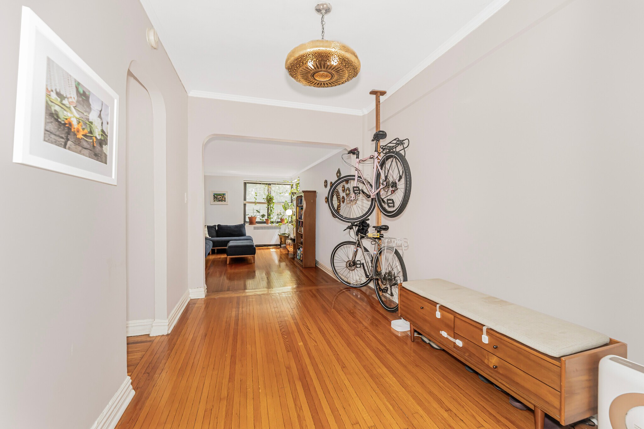 Building Photo - 306 E Mosholu Pky S