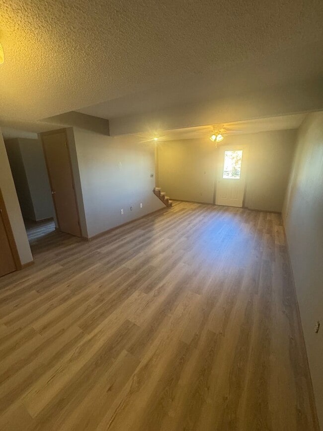 Building Photo - Z &amp; S Rentals, LLC