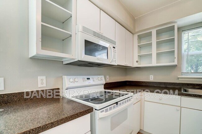 Building Photo - 3733 Willow Run Dr