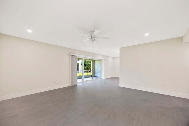 Building Photo - 1155 Sandpiper St