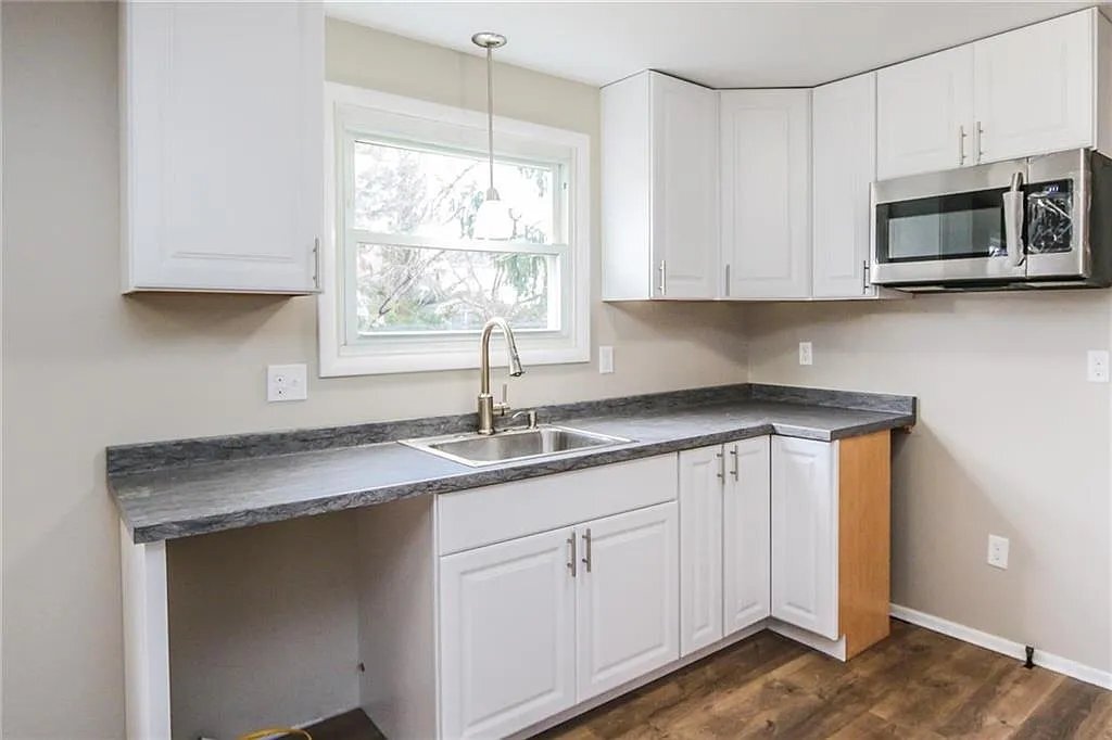 Building Photo - 72 Kinmont Dr