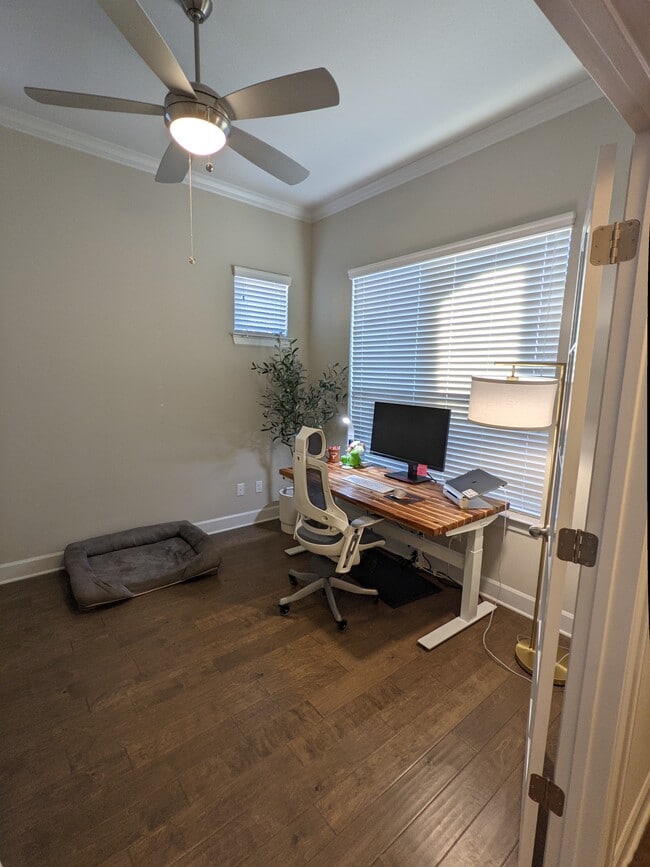 Building Photo - 15008 Cabrillo Way