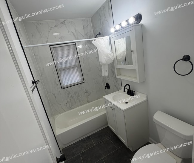 Building Photo - Newly Renovated 2-Bedroom • 1-Bathroom Home