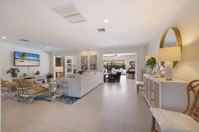 Building Photo - 567 Bird Key Dr