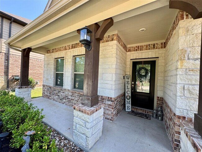 Building Photo - 16847 Hammon Woods Dr
