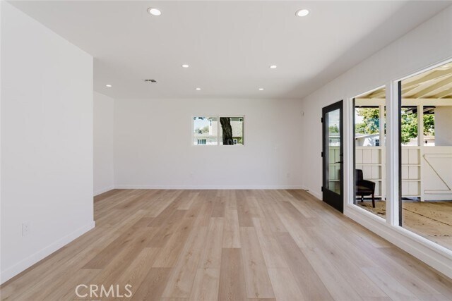 Building Photo - 6021 E Oakbrook St